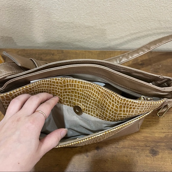 Vtg SAS Metallic Bronze Brown LEATHER CROSSBODY Handbag w/ Croc Trim Casual EUC - Picture 8 of 16
